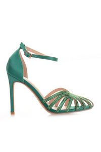 Προσφορά Πράσινα σατέν πέδιλα σε ρετρό στυλ Famous για 19,99€ σε Famous shoes