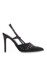 Προσφορά Μυτερά πέδιλα σε μαύρο χρώμα με πλεκτό σχέδιο Famous για 19,99€ σε Famous shoes