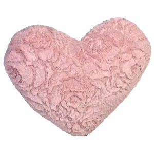 Προσφορά Μαξιλάρι Χειμερινής Διακόσμησης Γούνινη Καρδιά Dusty Pink 39x34 cm για 4,99€ σε Jumbo