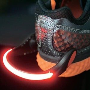 Προσφορά Φως Ασφαλείας LED Για Παπούτσια Κόκκινο για 1,79€ σε Jumbo