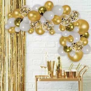 Προσφορά Σετ Διακόσμησης Πάρτι με Μπαλόνια Χρυσά Λευκά - 70 τμχ. για 6,99€ σε Jumbo