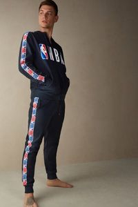 Προσφορά Μακρύ Παντελόνι με Πλαϊνές Φάσες με Logo NBA για 24,95€ σε Intimissimi