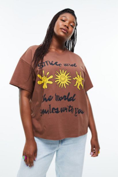 Προσφορά H&M+ T-shirt με στάμπα για 14,99€ σε H&M