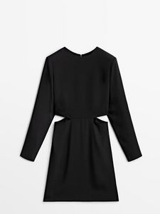 Προσφορά Κοντό Μαύρο Φόρεμα Με Κοψίματα Στη Μέση για 79,95€ σε Massimo Dutti