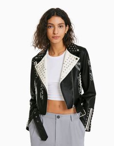 Προσφορά Studded faux leather biker jacket για 79,99€ σε Bershka