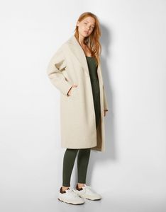 Προσφορά Drop-shoulder heavy cloth coat για 29,99€ σε Bershka