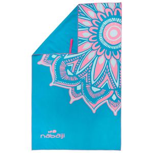 Προσφορά Ultra-Compact Microfibre Towel Size L 80 x 130 cm - Blue/Pink Print για 1€ σε Decathlon
